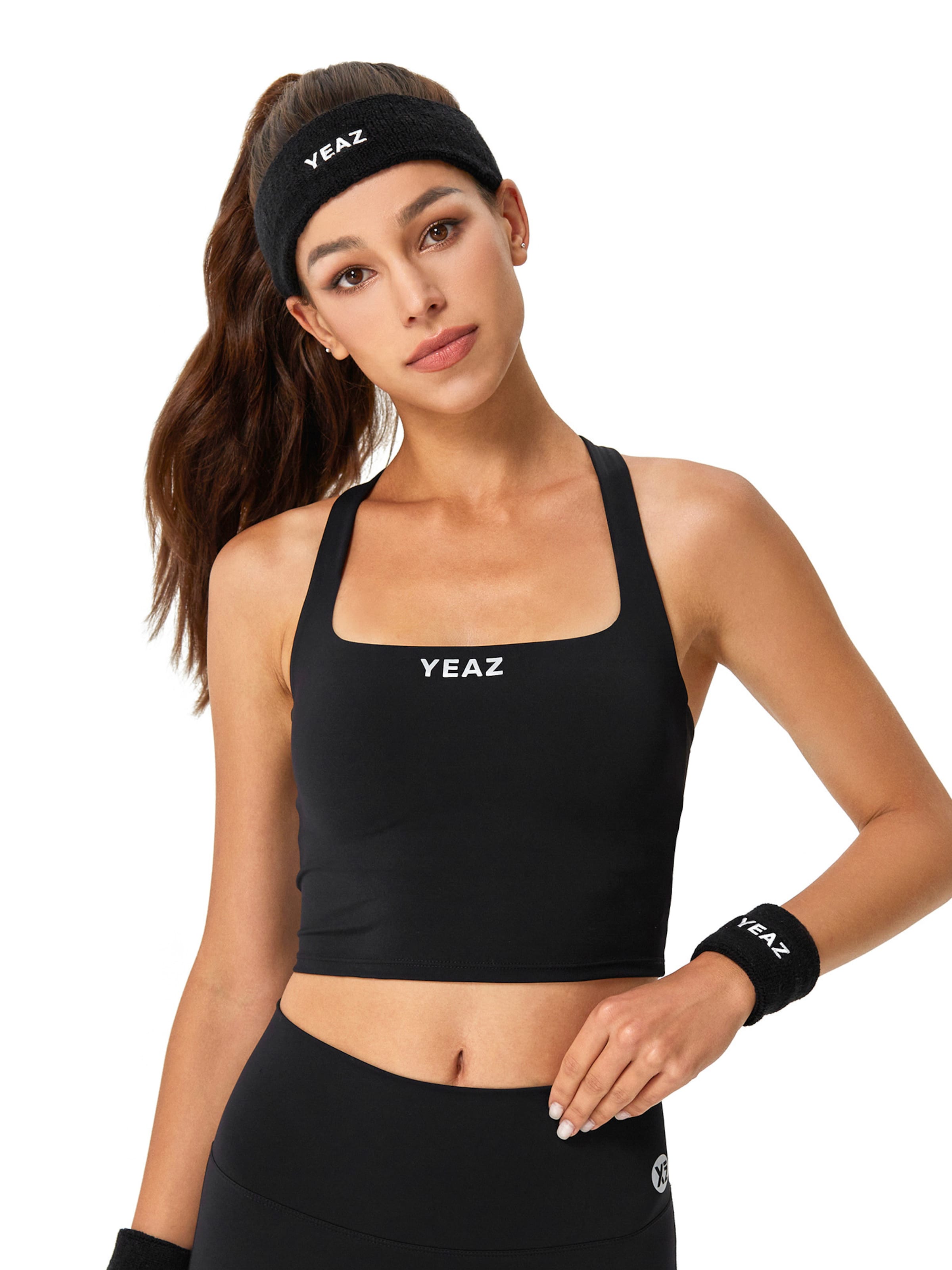 Sport top 'Show' de la YEAZ pe negru: față