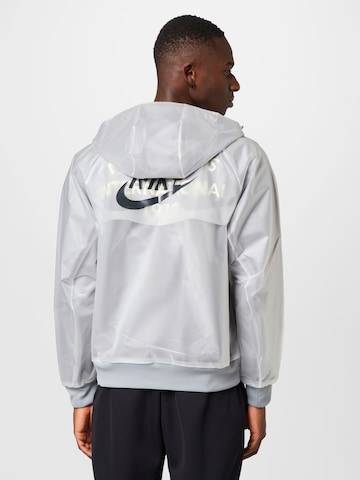 Nike Sportswear Tussenjas 'CIRCA' in Grijs