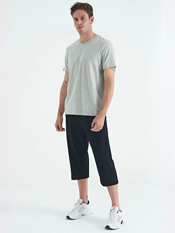 Tommy Life T-Shirts in Grau