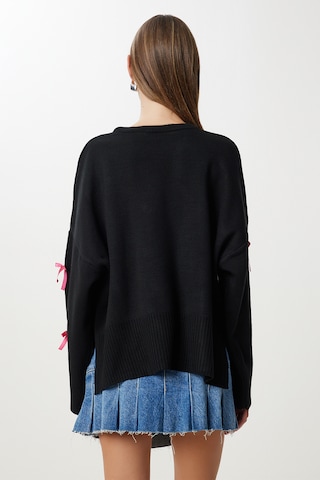 melns Happiness İstanbul Džemperis