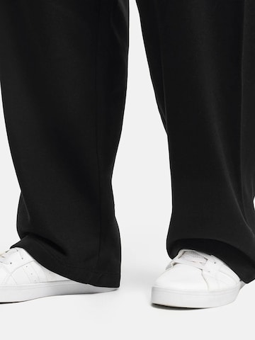 Regular Pantalon 'Relaxed Straight' cfab (formerly creamy fabrics) en noir