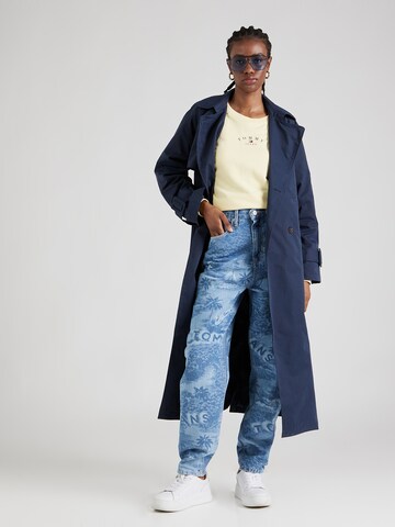 Tapered Jeans 'MOM JeansS' di Tommy Jeans in blu