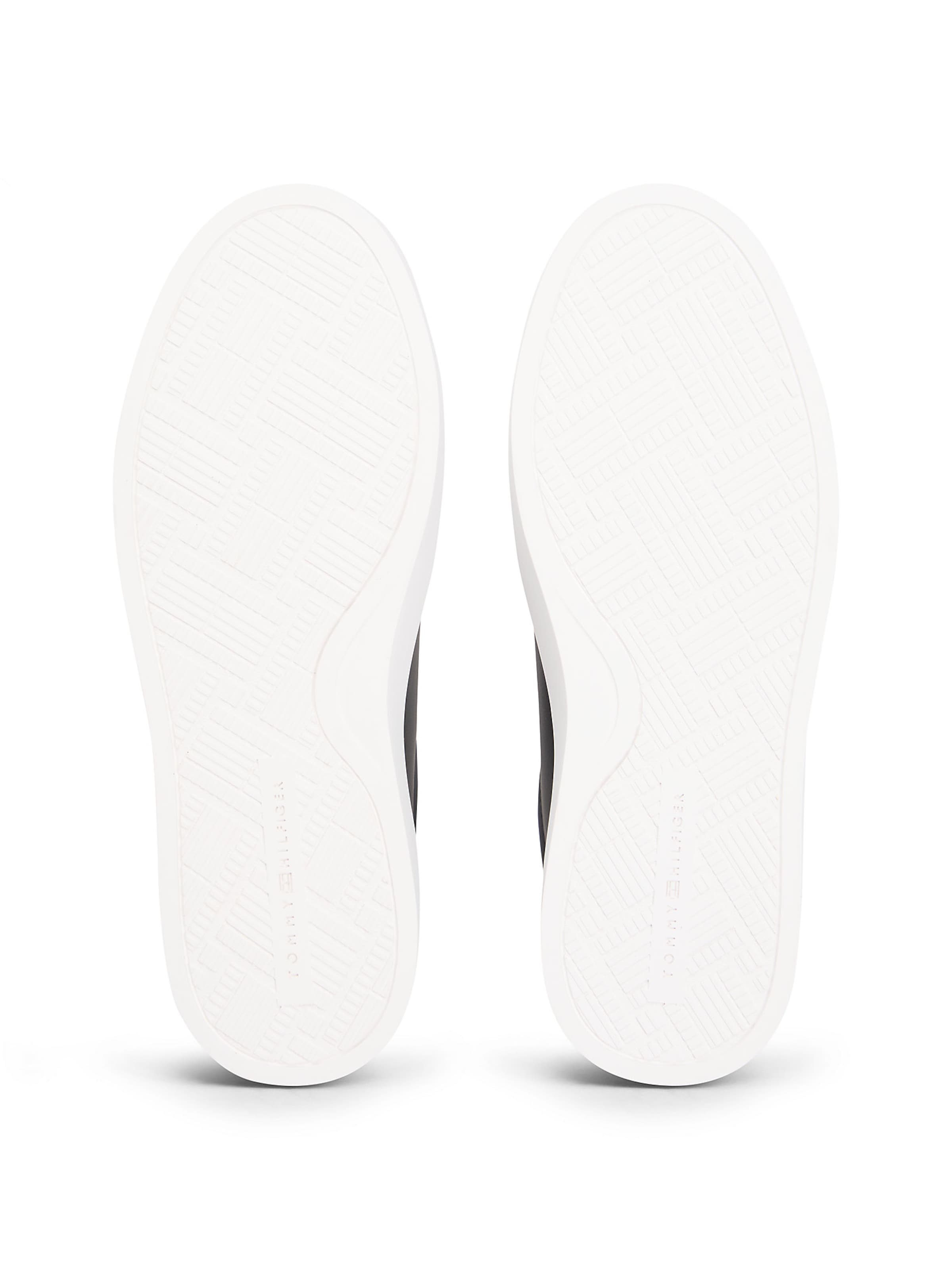 Baskets basses 'Chic' TOMMY HILFIGER en noir