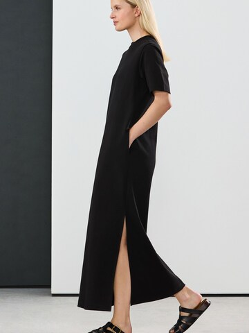 Robe Next en noir