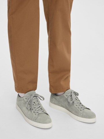 SELECTED HOMME Sneaker low i grå: forside
