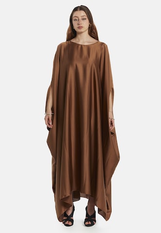 Robe Elara en marron : devant