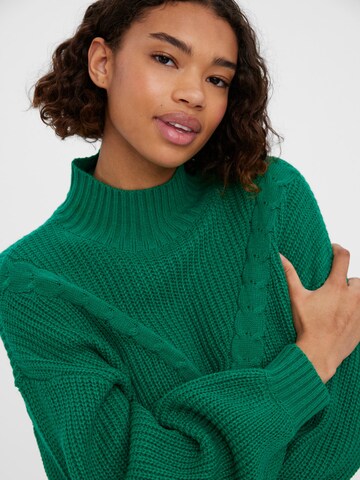 VERO MODA Sweater in Green