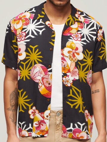 Superdry & Co Regular fit Ing 'HAWAIIAN RESORT' - fekete