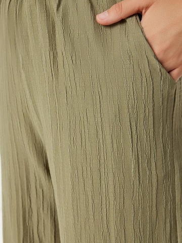 Pantalons de tailleur Happiness İstanbul en vert