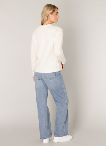 BASE LEVEL Sweater in Beige