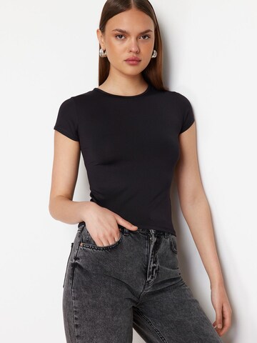 Trendyol T-shirt i svart: framsida
