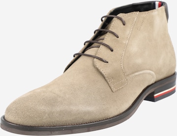 TOMMY HILFIGER Chukka Boots in Beige: front