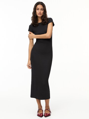 Robe Pull&Bear en noir : devant