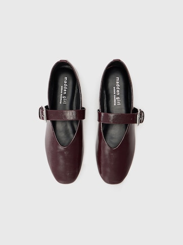 Madden Girl Ballerinasko med rem 'Molly' i rød
