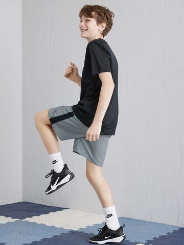 NIKE regular Sportsbukser 'CHALLENGER' i grå