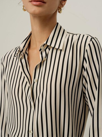 Lilysilk Blouse 'Gestreiftes Seidenbluse' in Beige
