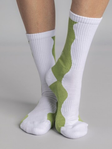 Dirts Socken 'Wave Socks'‌‌‌‌‌‌‌‌ in Grün: Vorderseite