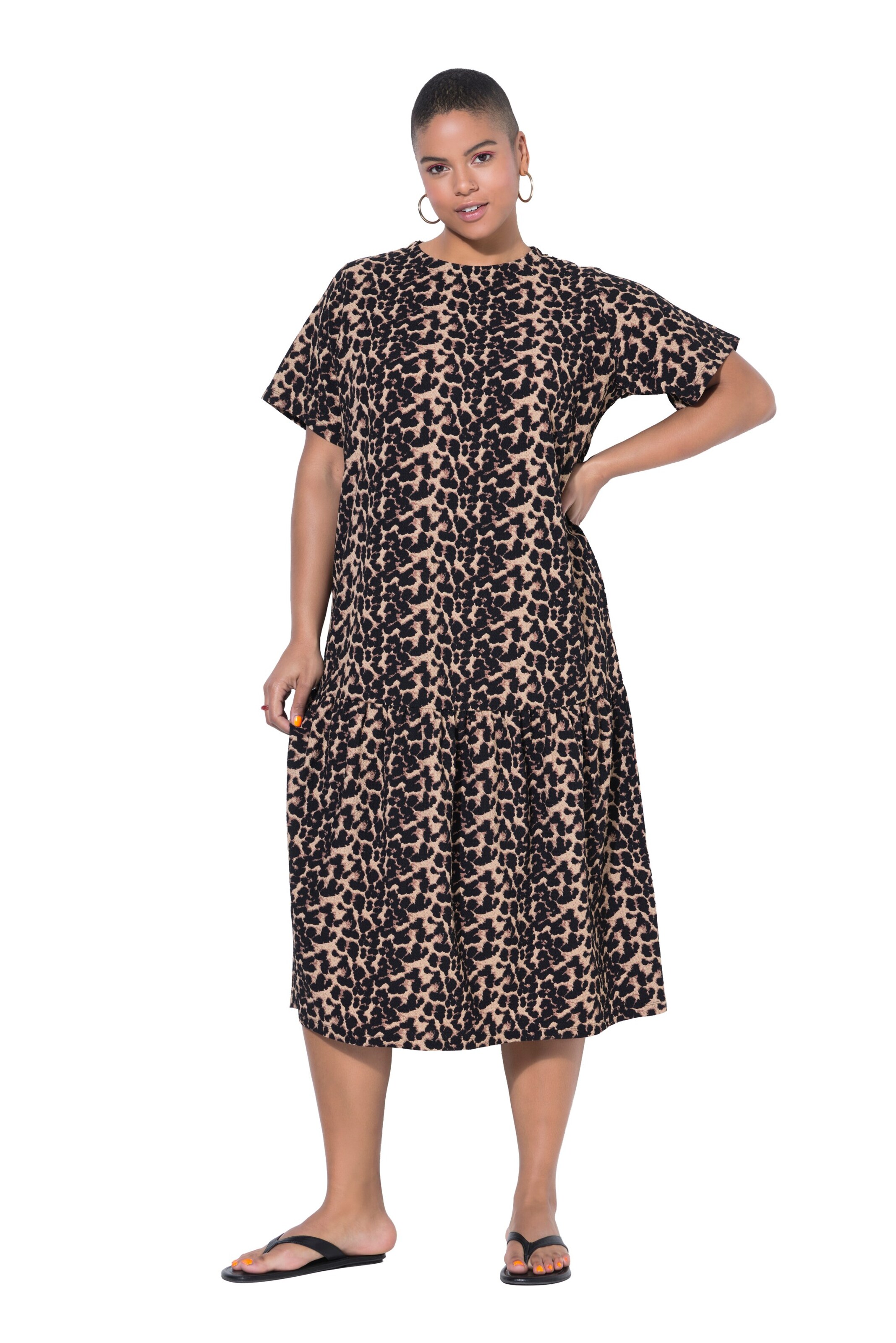 Studio Untold Dress in Beige: front