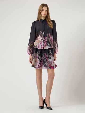 YAS - Blusa 'YASROMANTICA' en negro