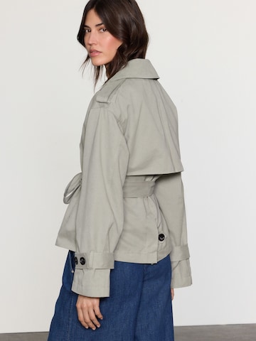 Next Tussenmantel in Grijs