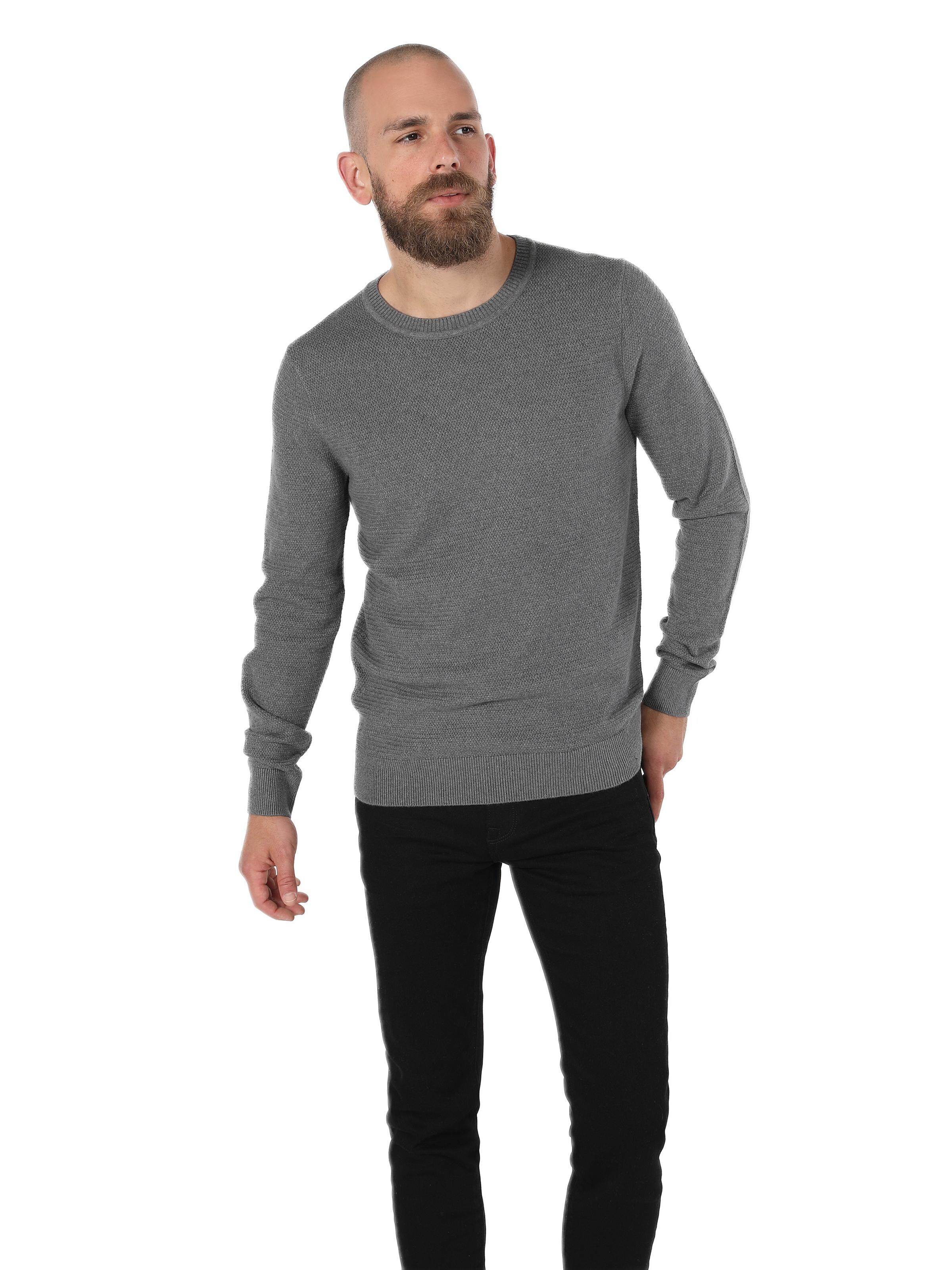 Colin's Pullover in Grau: Vorderseite