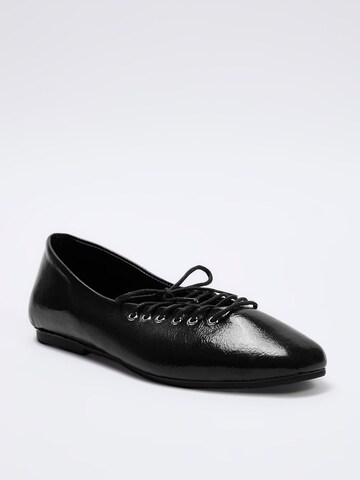Trendyol Ballerina in Black: front