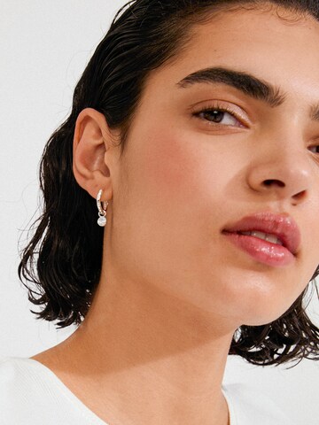 Pilgrim Kolczyki 'Fire' w kolorze srebrny