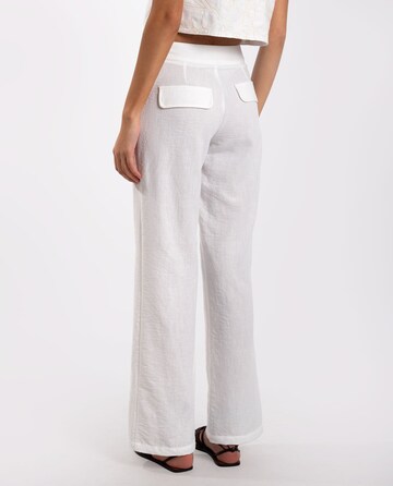 Loosefit Pantalon à plis THE-ARE en blanc