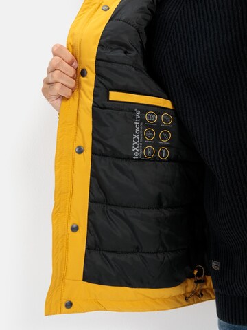 Veste fonctionnelle CAMEL ACTIVE en jaune