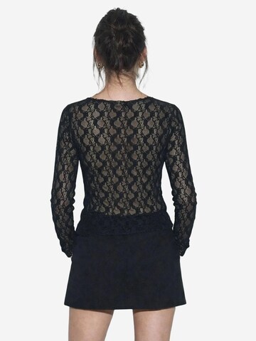 Bianco Lucci Blouse in Black
