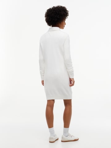 Rochie tricotat de la Tommy Jeans pe alb