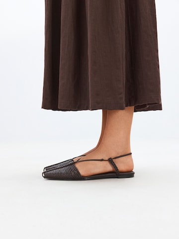 Next Sandály 'Forever Comfort' – hnědá: přední strana