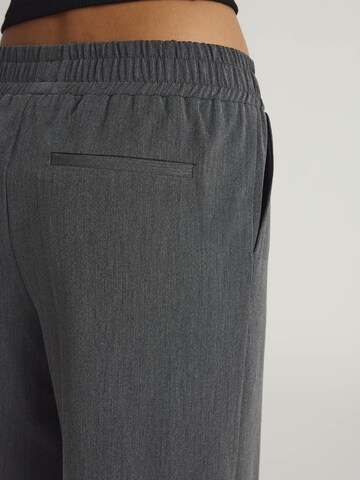 Wide leg Pantaloni di VERSTIQUE in grigio