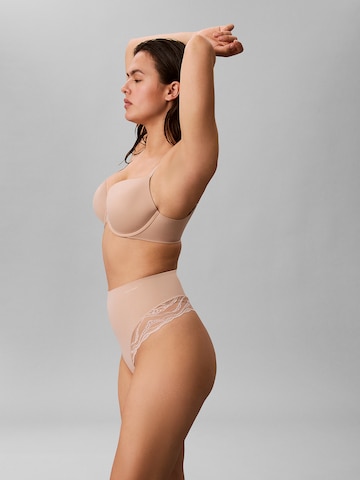 Slip scultant 'Sensual Stretch Lace' Calvin Klein en marron