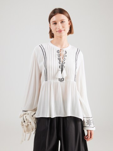 QS Blouse in White: front