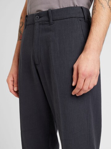 Abercrombie & Fitch Loose fit Chino trousers in Black