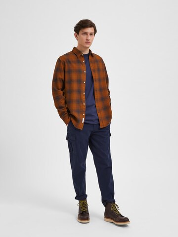 SELECTED HOMME Regular fit Overhemd 'ROBIN' in Bruin