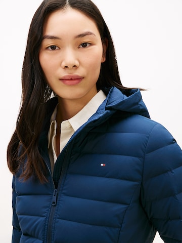 TOMMY HILFIGER Φθινοπωρινό και ανοιξιάτικο μπουφάν σε μπλε