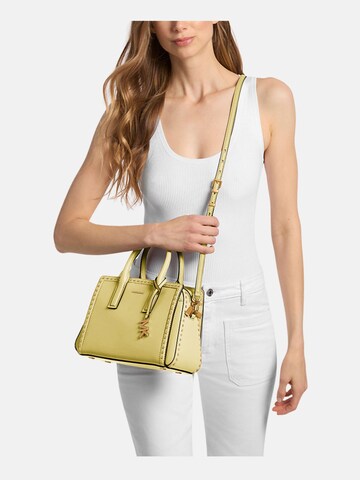 Michael Kors Handväska 'LAILA' i gul: framsida