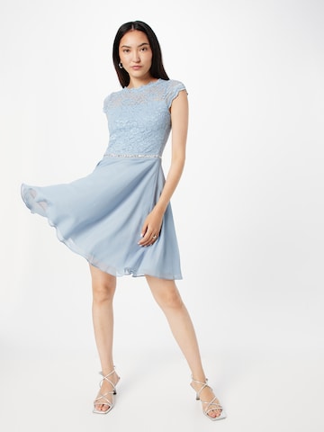 Robe de cocktail SWING en bleu : devant