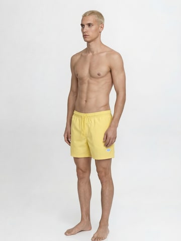 JACK & JONES Szorty kąpielowe 'JPSTMAUI' w kolorze żółty