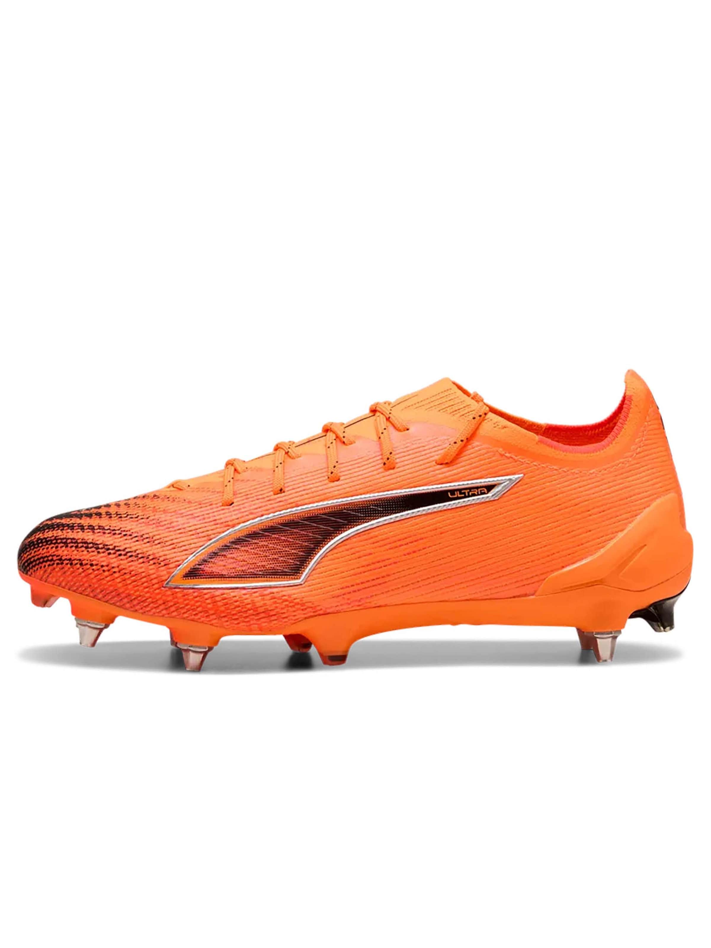 Chaussure de foot PUMA en orange