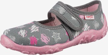 SUPERFIT - Pantufa 'Bonny' em cinzento: frente