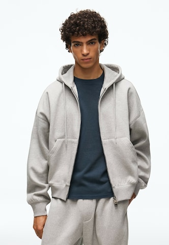 Giacca di felpa di Bershka in grigio: frontale