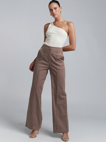 Wide leg Pantaloni 'AMIE' di BWLDR in marrone