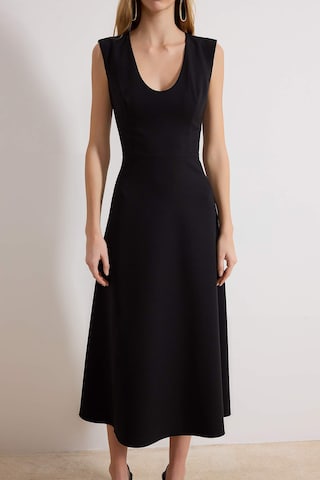 Trendyol - Vestido en negro