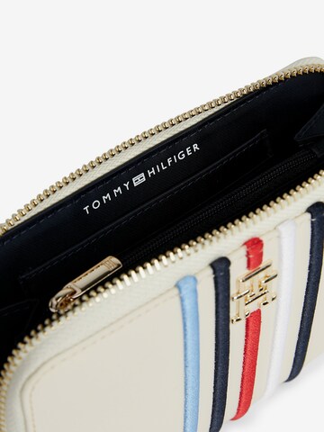 TOMMY HILFIGER Wallet 'Signature' in Beige