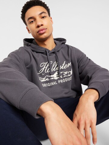 HOLLISTER Суичър 'APAC EXCLUSIVE' в сиво