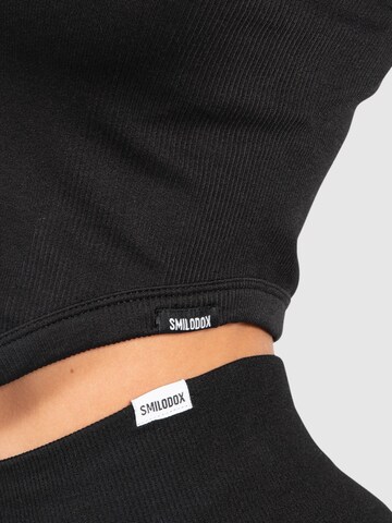 Smilodox Athletic Zip-Up Hoodie 'Serina' in Black