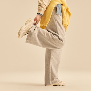 new balance Platform trainers '740' in Beige